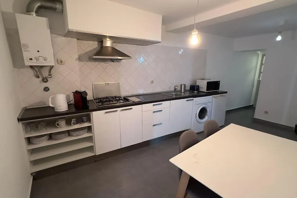 2Br Sleeps4 In Lisbon - Orchid Apartment